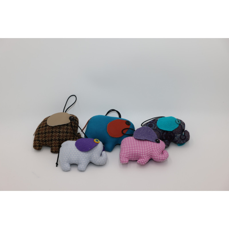 Raktų pakabukai drambliukai